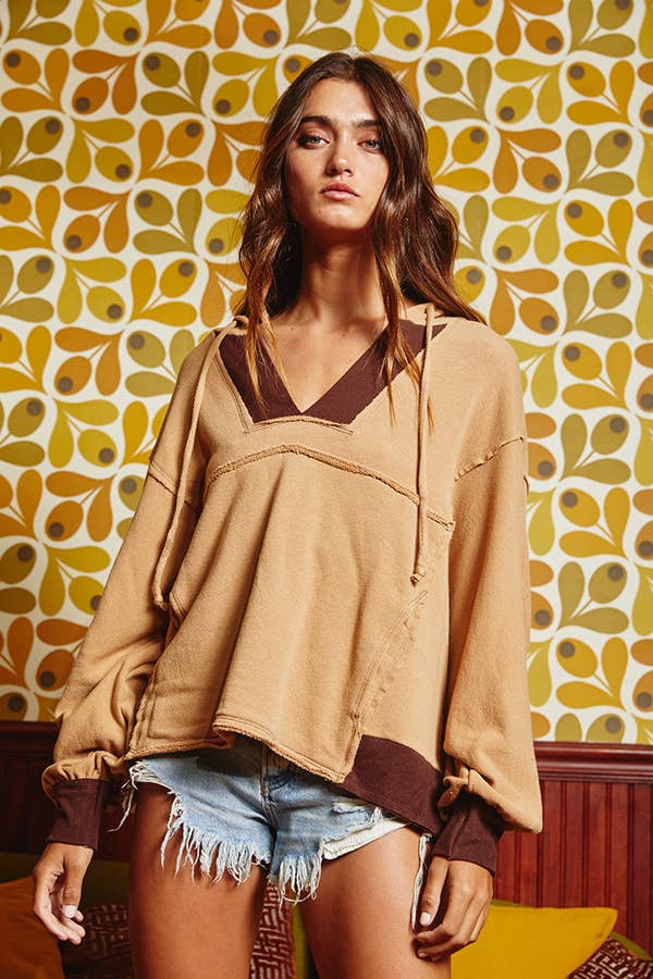 T1572 Contrast Details Loose Fit Hooded Top: S-M-L (2-2-2) / CAMEL/BROWN