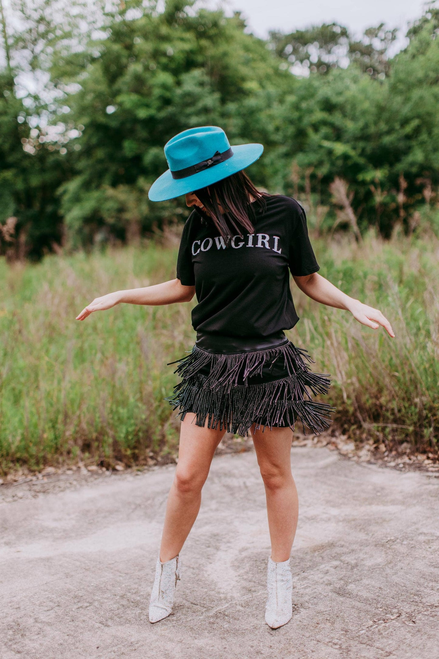 MK406 Cowgirl 3D Sequin Embroidered Tee: S / Black