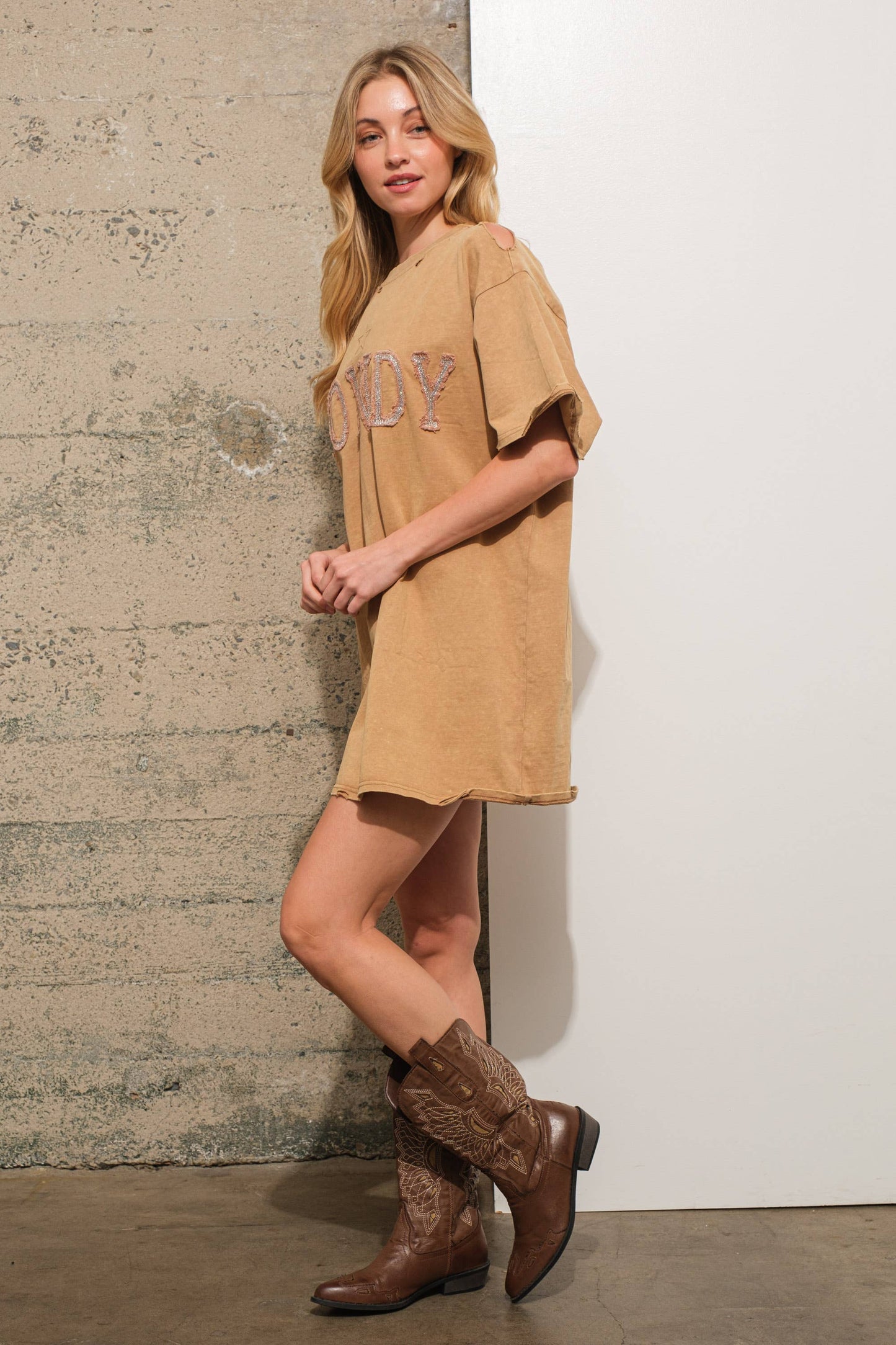 HOWDY T shirt Dress: TAN