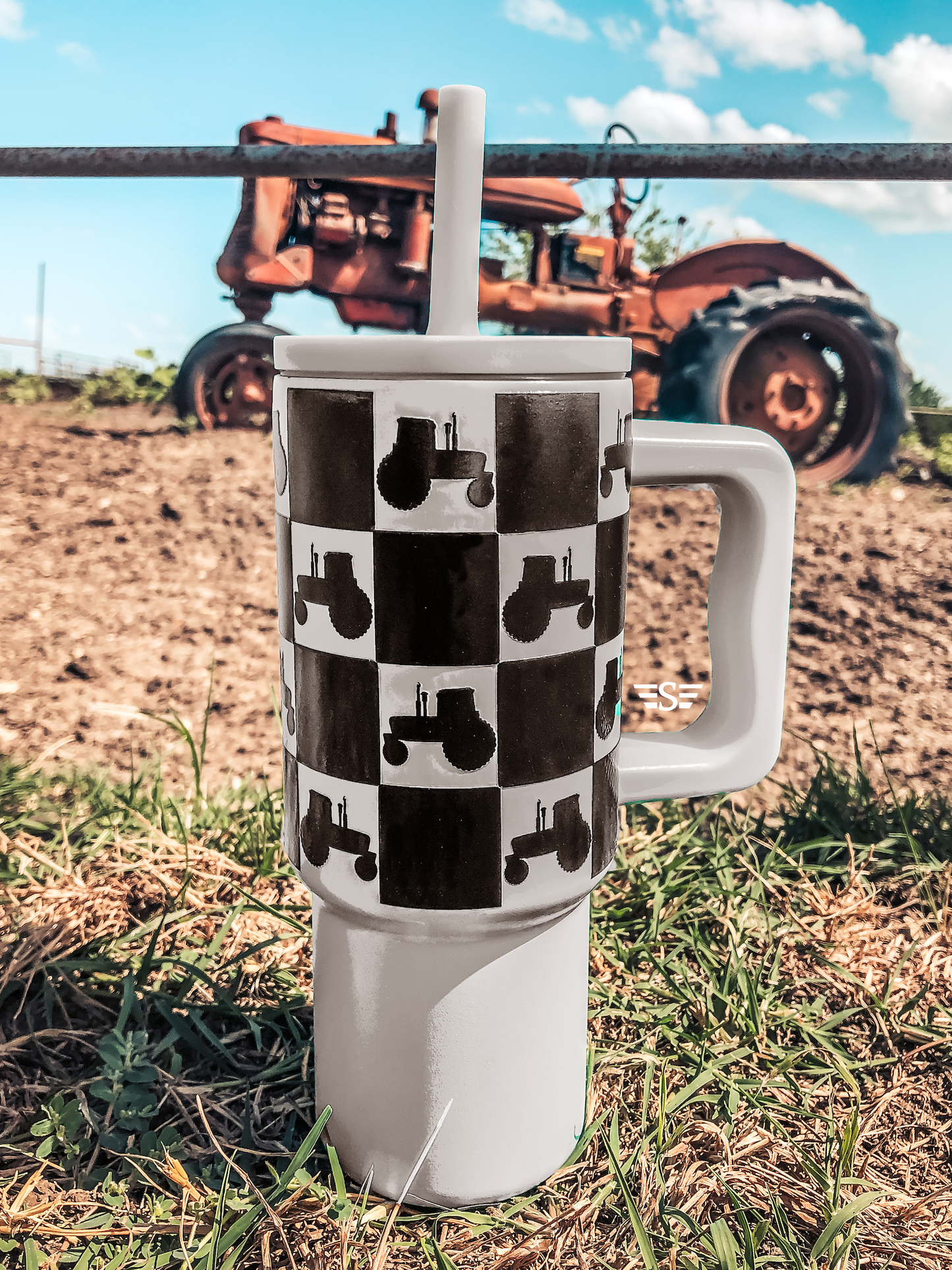 Kids 24oz Western Tumbler: Red Cattle Drive