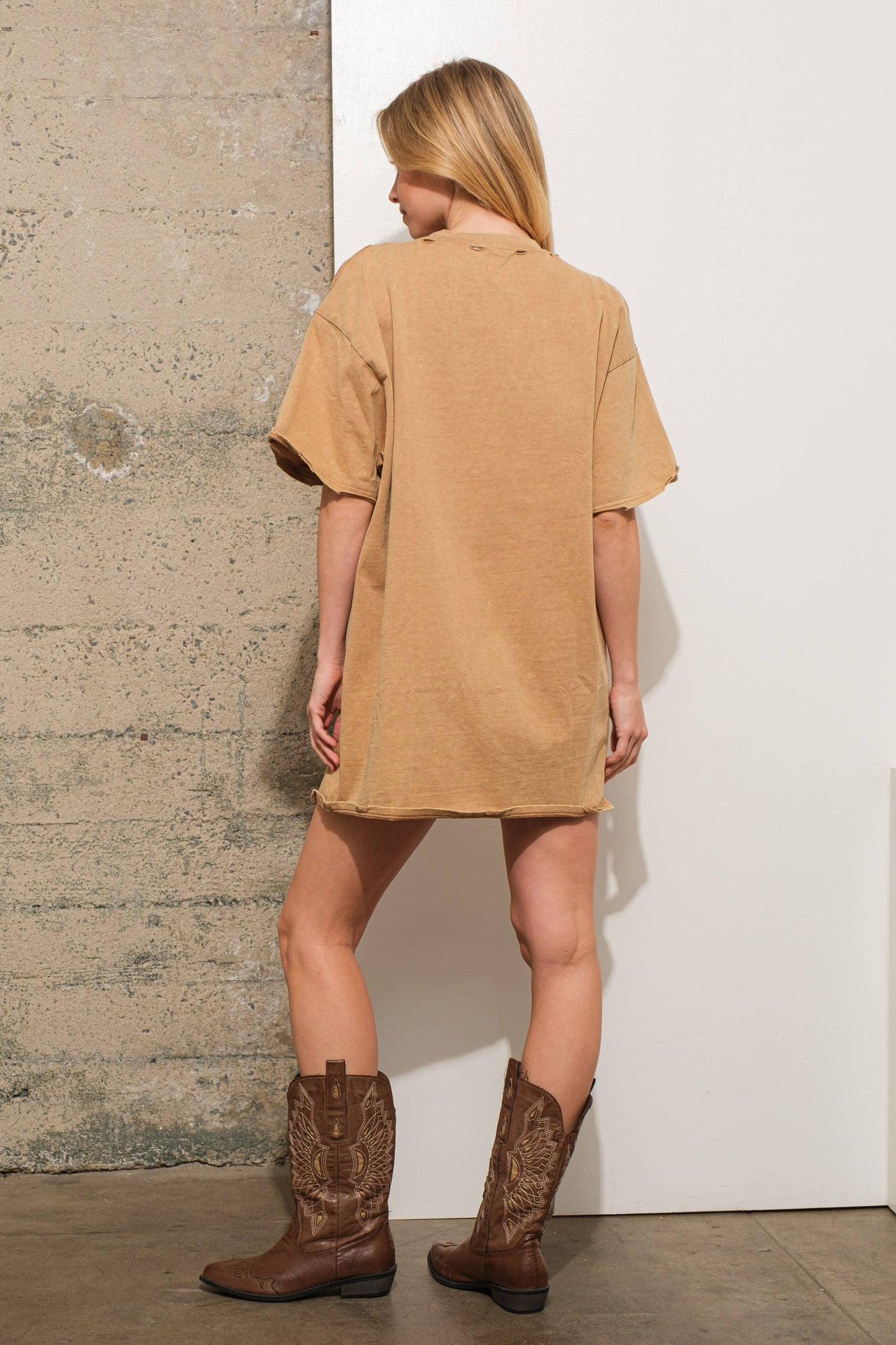 HOWDY T shirt Dress: TAN