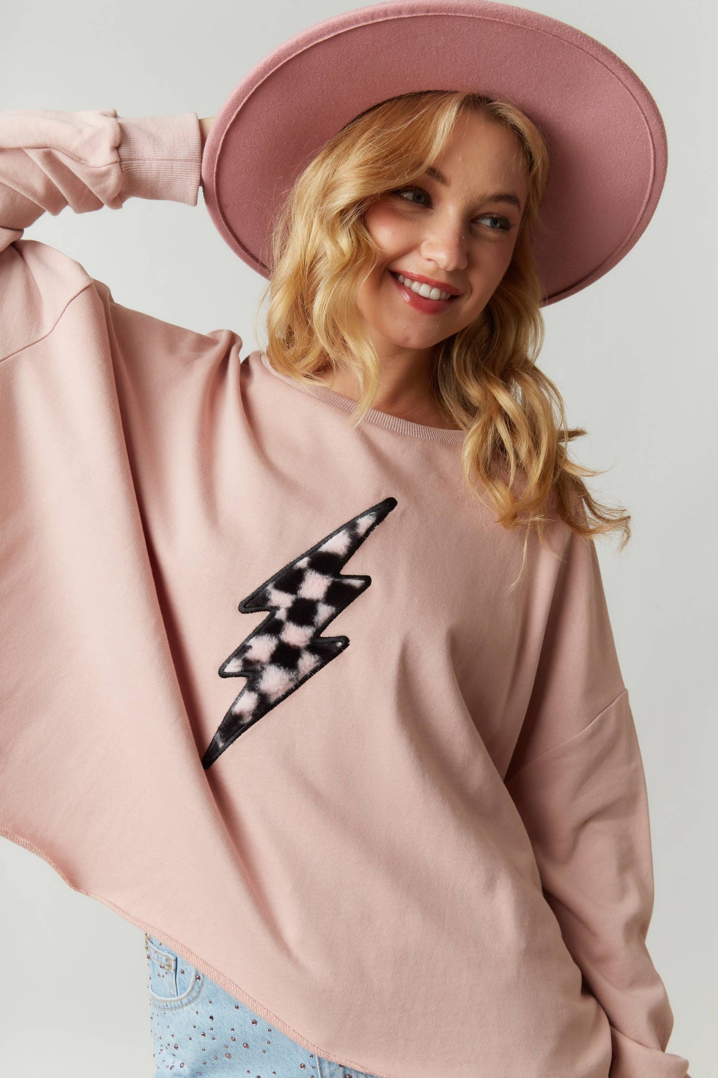 Thunder Checker Patch Knit Sweatshirt: BLUSH / S